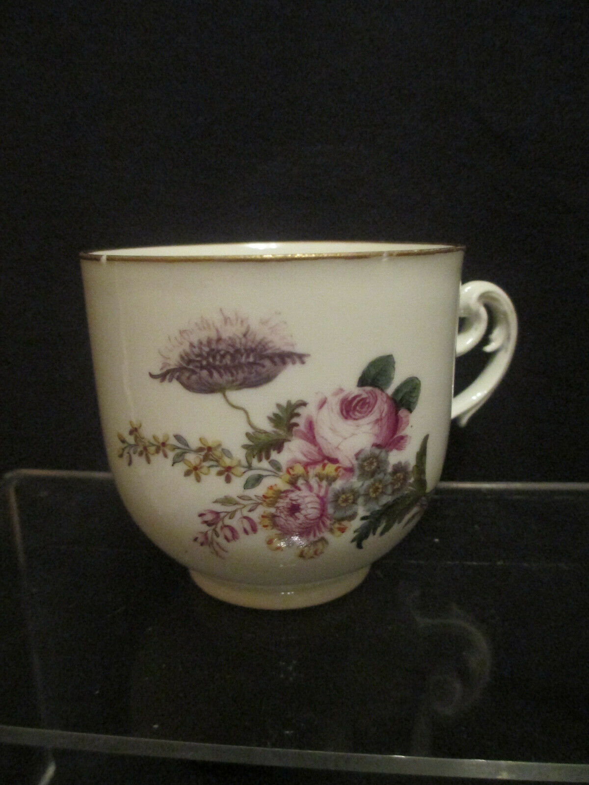 Tasse Florale En Porcelaine De Meissen 1740 