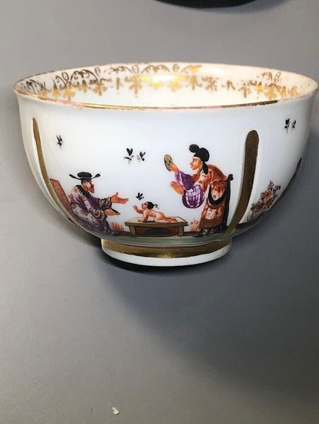 Teeschale und Untertasse aus Meissener Porzellan mit Chinoiserie-Szenen, 1730-1735 