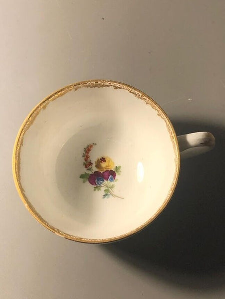 Marcolini-Tasse und Untertasse aus Meissener Porzellan mit Fuchsjagdszene 1774-1814