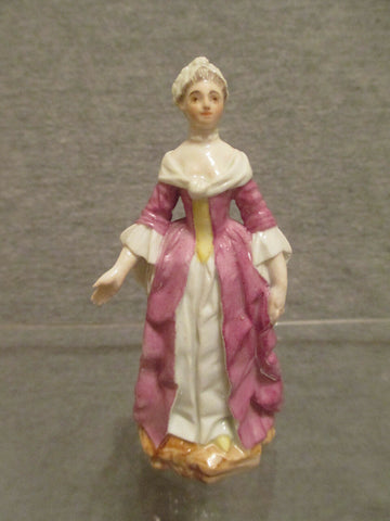 Figure féminine en porcelaine de Höchst vers 1765
