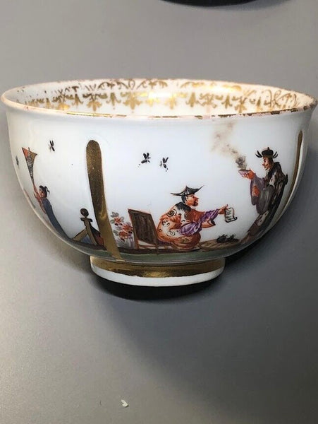 Teeschale und Untertasse aus Meissener Porzellan mit Chinoiserie-Szenen, 1730-1735 