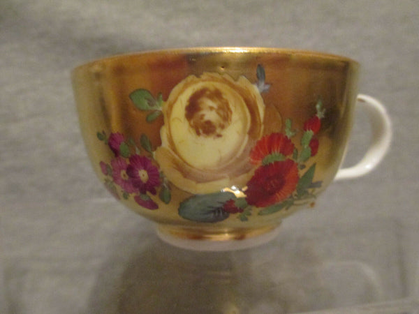 Tasse à thé et soucoupe florale dorée Meissen, années 1770 