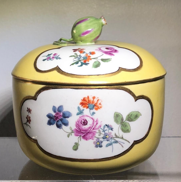 Sucrier à Couvercle Floral Fond Jaune En Porcelaine De Meissen 1740 