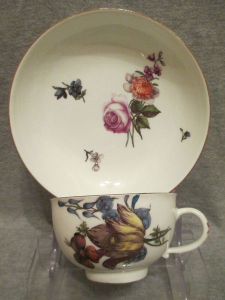 Meissener Holzschnitt-Blumentasse und Untertasse aus Porzellan, 1. Klasse, 1740