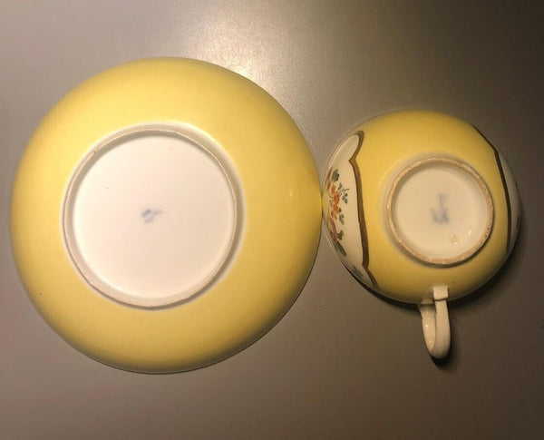 Tasse et soucoupe florale à fond jaune en porcelaine de Meissen 1740 #2