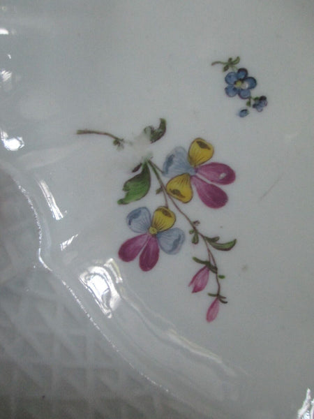 Assiette à Dîner Florale Moulé Ozier En Porcelaine De Meissen 18ème