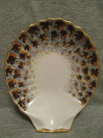 Soucoupe en forme de coquille en porcelaine Flamen Fleury Paris. 19ème siècle