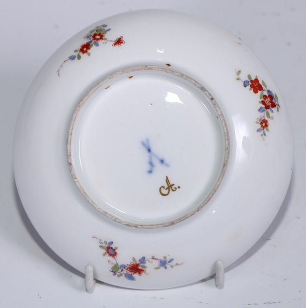 Meissen Porcelain Tea Bowl & Saucer with kauffahrtei scene. 1735 Drehers Marks