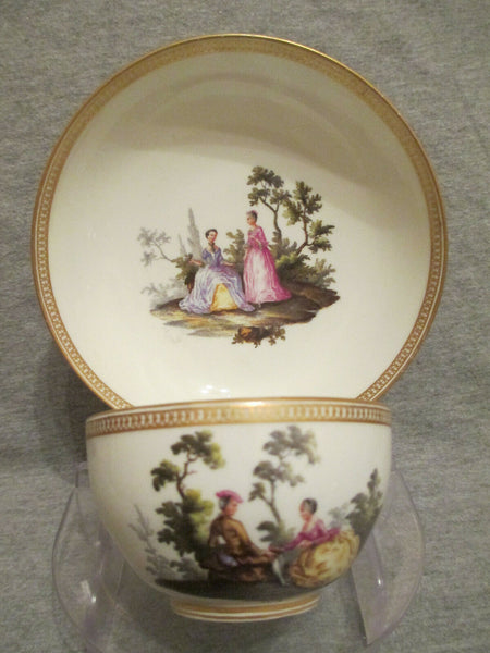 Porcelaine De Meissen, Tasse Et Soucoupe Marcolini, Circa 1774