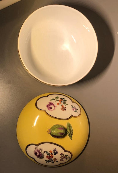 Sucrier à Couvercle Floral Fond Jaune En Porcelaine De Meissen 1740 