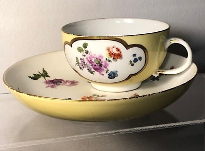 Tasse et soucoupe florale à fond jaune en porcelaine de Meissen 1740 #2