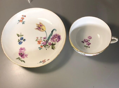 Tasse et soucoupe florale à fond jaune en porcelaine de Meissen 1740 #2