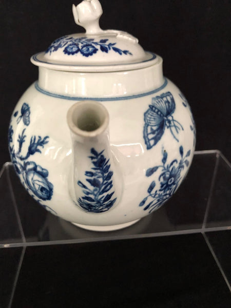 Théière "Trois Fleurs" en porcelaine vers 1780 