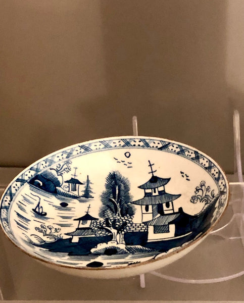 Pagode en porcelaine de Lowestoft et pin 1780